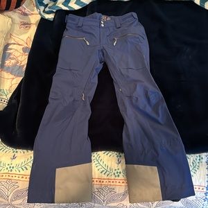NWT Stio Raymer ski pants. M. Color: midnight (dark blue)